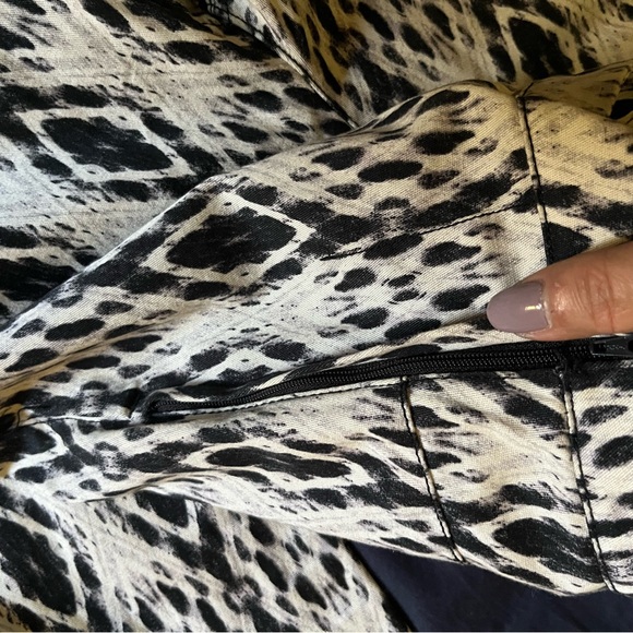 H&M Pattern Slacks - Picture 4 of 5